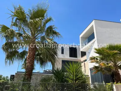 Kuća, Trogir, 240 m², 2 400 000 € - 3