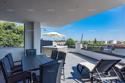 Wohnung zum Verkauf mit Whirlpool und Sauna, Poreč, Nova Vas!