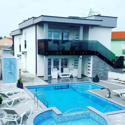 Doppelhaus mit Pool, Krk - ruhige Lage