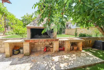 Pula Umgebung, Haus mit wunderschönem Hof und Meerblick - 16