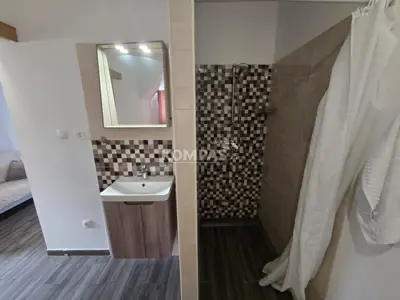 Apartman 55 m², Uvala Soline - prizemlje, bazen i okućnica - 9