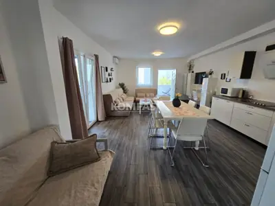 Apartman 55 m², Uvala Soline - prizemlje, bazen i okućnica - 4