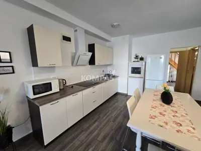 Wohnung 55 m², Uvala Soline - Erdgeschoss, Pool und Garten