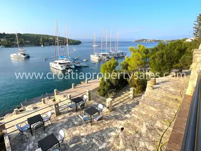 Kuća, Šolta, 200 m², 1 350 000 € - 3