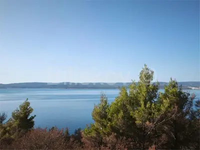 Zemljište 980 m², Marušići, pravokutan oblik i pristup s prometnice