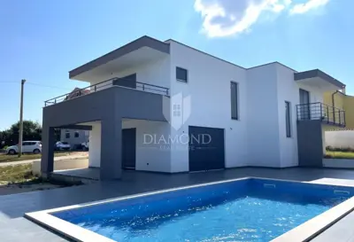 Villa 220 m², Labin - pool and grounds 814 m²