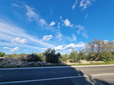 Vodice, zemljište poslovne namjene 1521 m², prodaja