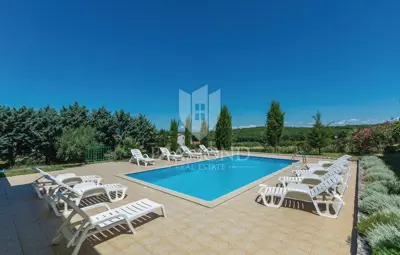Haus 510 m², Poreč - 6 Apartments und Pool - 9