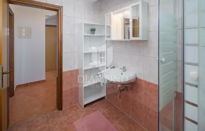 Haus 510 m², Poreč - 6 Apartments und Pool - 13