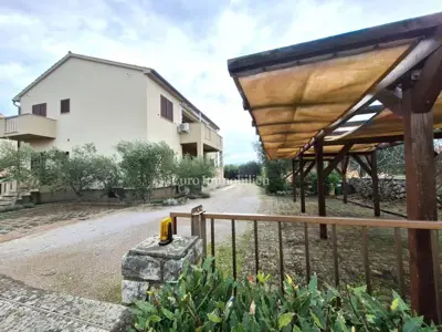 House 399 m², Krk - quiet location near the sea and the center - 2