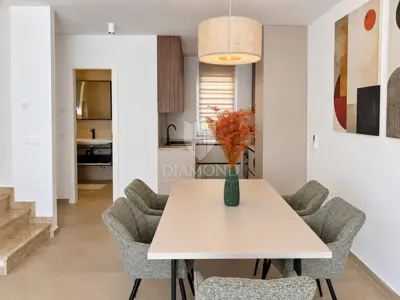 Kuća 94 m², Poreč okolica - 3 spavaće sobe - 6