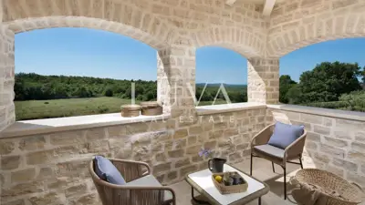 Villa 372 m², Ladići near Kanfanar - pool and terrace - 9