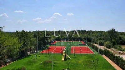 Villa 372 m², Ladići near Kanfanar - pool and terrace - 21