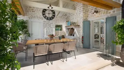 Villa 372 m², Ladići near Kanfanar - pool and terrace - 19