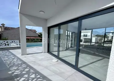 Verkauf, Vodice, neu erbautes Doppelhaus, 2 Etagen, Garten, Pool - 5