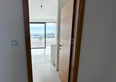 Vodice, novoizgrađen dvojni objekt, 2 etaže, vrt, bazen - 12