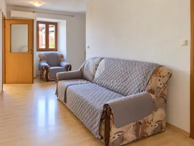 House 300 m², Buje - center and quiet location - 17