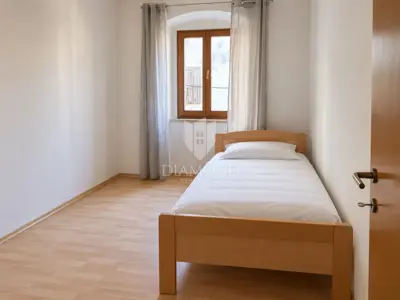 House 300 m², Buje - center and quiet location - 19
