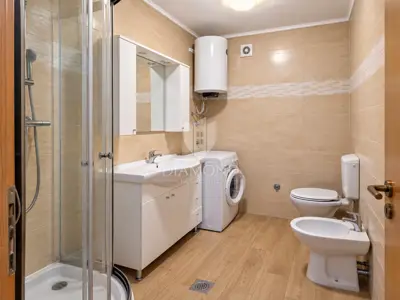 House 300 m², Buje - center and quiet location - 13