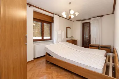 Kuća u Rukavcu, tri razine i mirna lokacija - 19