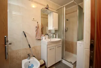 House in Rukavac, three levels and a quiet location - 17