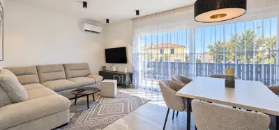 Kuća 77 m², Poreč okolica - dvije etaže, dvorište - 2