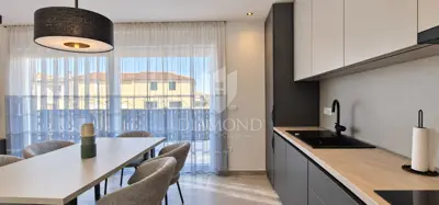 Kuća 77 m², Poreč okolica - dvije etaže, dvorište - 4
