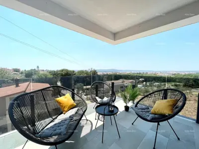 Kuća 175 m², Medulin - bazen i uređena okućnica