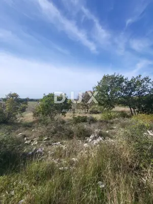 Landwirtschaftsfläche, Poličnik - ruhige Umgebung an der Straße