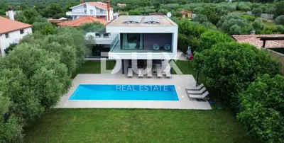 Vila 282,9 m², Peroj - mirna lokacija blizu plaža