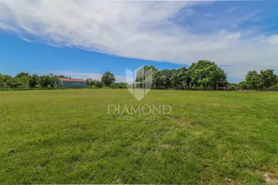 Building land 3,614 m², Šišan - near Pula - 3