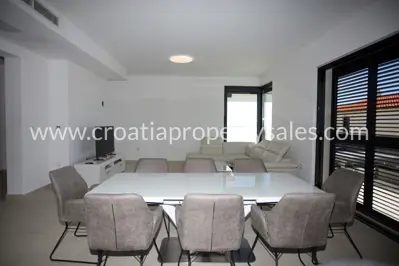 Villa 400 m², Rogoznica - sea view and pool - 8