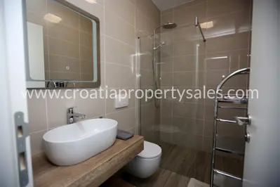 Villa 400 m², Rogoznica - sea view and pool - 10