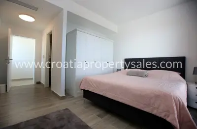 Villa 400 m², Rogoznica - sea view and pool - 7