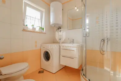 Stan 108 m², Novigrad okolica - 3 spavaće sobe i 2 terase - 10
