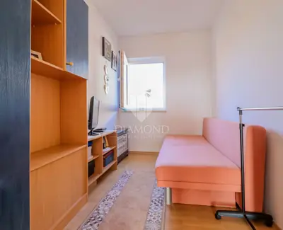 Stan 108 m², Novigrad okolica - 3 spavaće sobe i 2 terase - 8