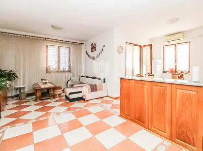 Apartment 97 m², Rovinj - two residential units and parking - 2