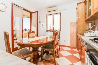 Apartment 97 m², Rovinj - two residential units and parking - 4