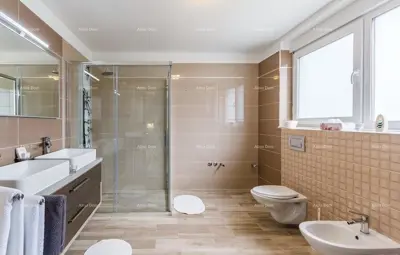 Villa in Šišan, Pool, Garage und vier Schlafzimmer - 14