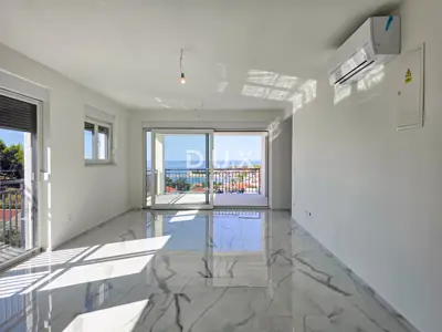 Rab, Banjol, 3 Zimmer Wohnung, 113 m², Blick auf die Stadt und das Meer