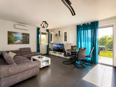 Apartment for sale in Drenova, 60 m²