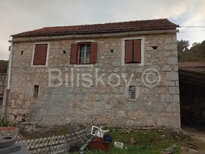 Stone house, Dol, Hvar, plot 884 m², for renovation - 2