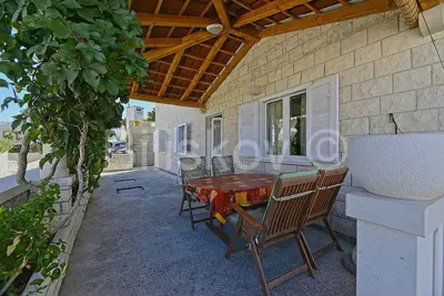 Kamena kuća u Postirama, pogled na more i blizina plaže - 3