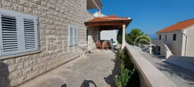 Kamena kuća u Postirama, pogled na more i blizina plaže - 8