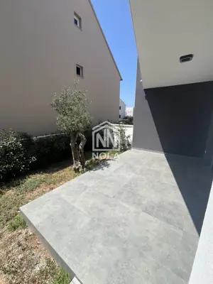 VODICE – Dvojna kuća s okućnicom, vrtom i više parkirnih mjesta - 6