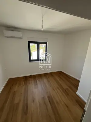 VODICE – Dvojna kuća s okućnicom, vrtom i više parkirnih mjesta - 7