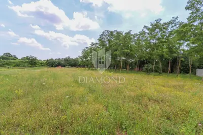 Land 1,605 m², Kanfanar - quiet location - 7