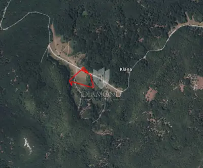 Land 14,790 m², Klana - by a gravel road