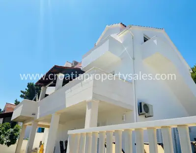 House, Brač, 204 m², 600 000 € - 13