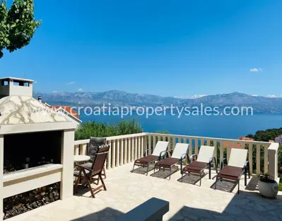 Haus, Brač, 204 m², 600 000 €